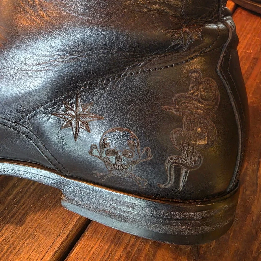 Alexander McQueen Black Laser Etched Leather Boots size 42 tattoo art Damaged
